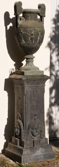 Vase de style grec et son socle egyptisant, fonte de fer Vase de style grec et son socle egyptisant, fonte de fer-3