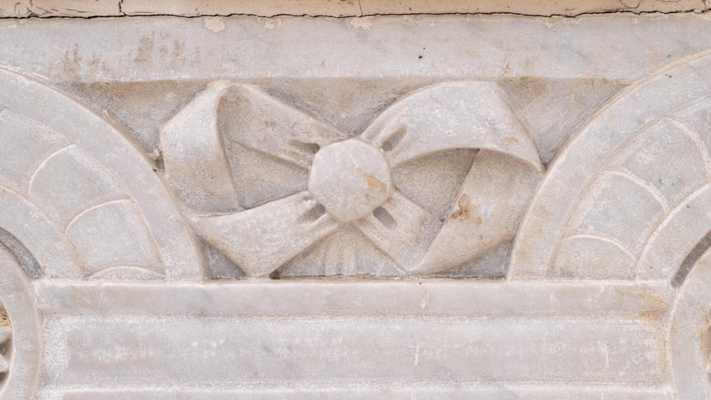 Table à piétement néoclassique du XIXe, plateau postérieur Table à piétement néoclassique du XIXe, plateau postérieur-11