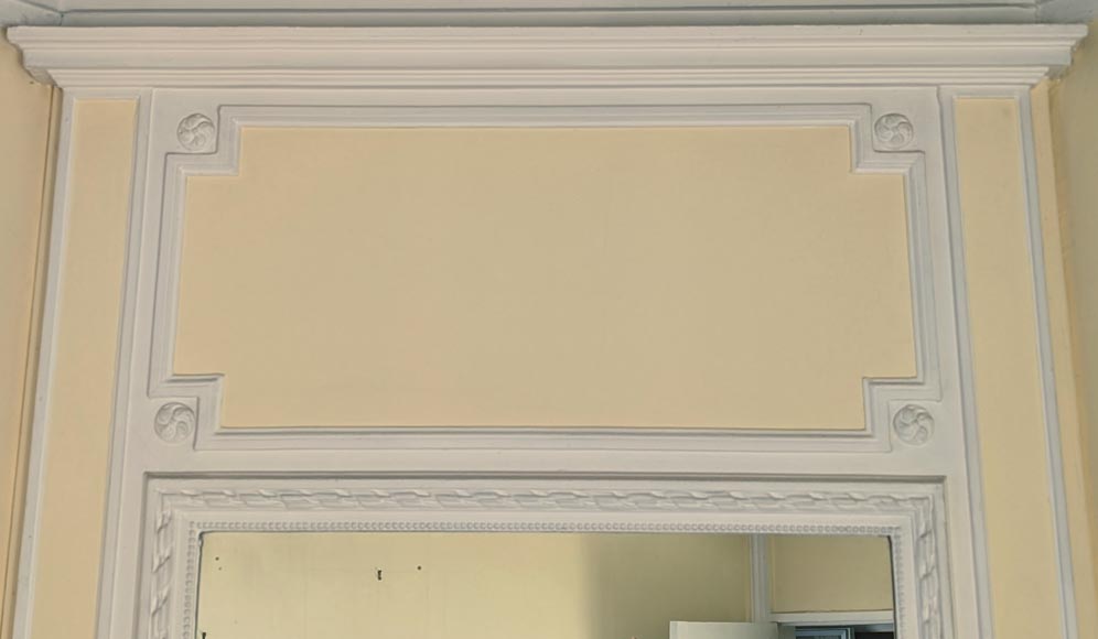 Trumeau de style de style Louis XVI décoré de petites rosaces Trumeau de style de style Louis XVI décoré de petites rosaces-1