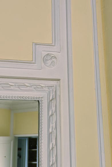 Trumeau de style de style Louis XVI décoré de petites rosaces Trumeau de style de style Louis XVI décoré de petites rosaces-2