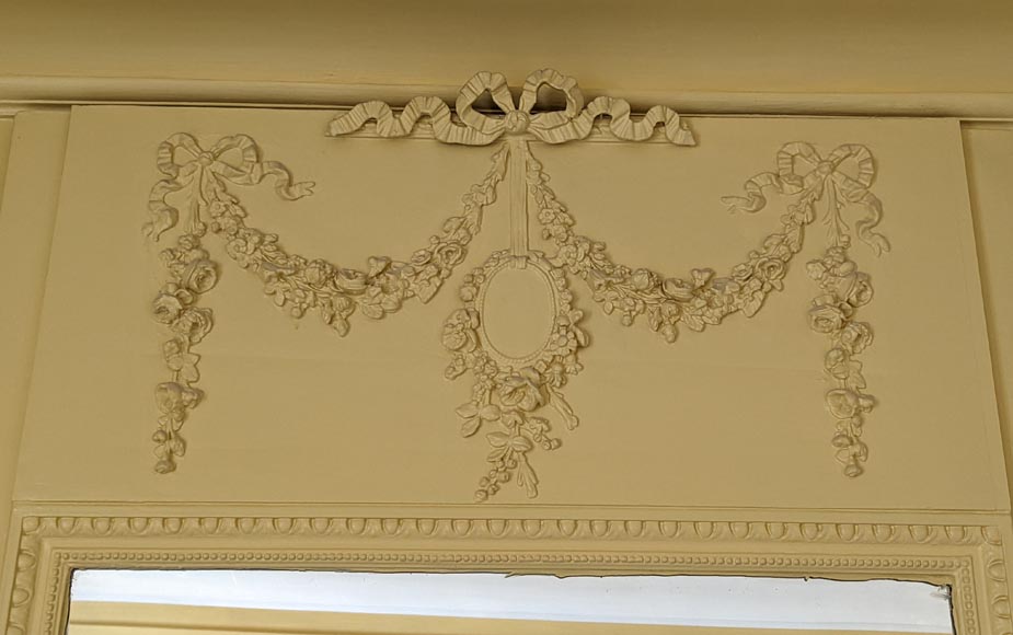 Trumeau de style Louis XVI au décor de guirlande de fleurs Trumeau de style Louis XVI au décor de guirlande de fleurs-1