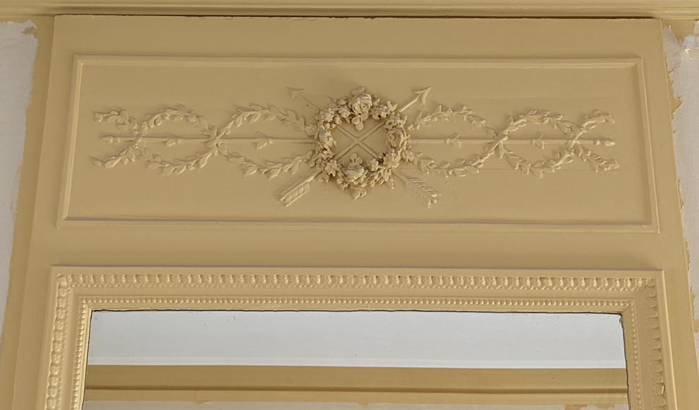 Trumeau de style Louis XVI à décors de fleurs et flèche de Cupidon Trumeau de style Louis XVI à décors de fleurs et flèche de Cupidon-1