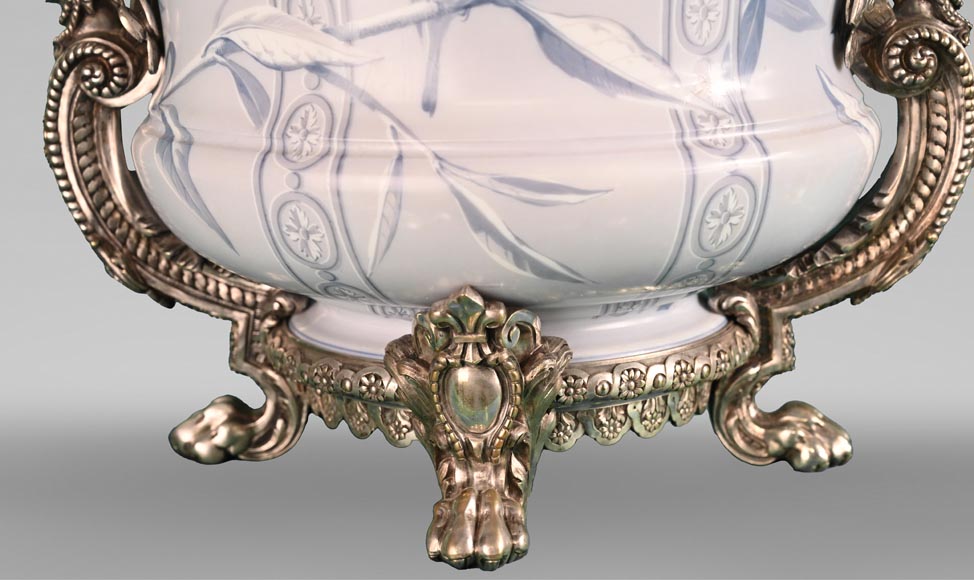 Le vase d’Opaline, la magie de BACCARAT au XIXe siècle Le vase d’Opaline, la magie de BACCARAT au XIXe siècle-9