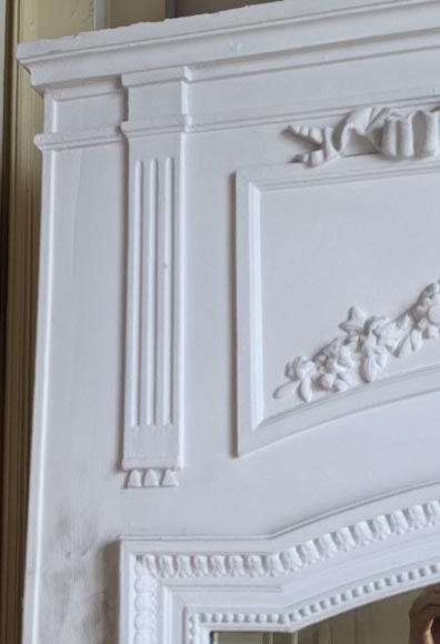 Trumeau de style Louis XVI à décor d'un profil de femme Trumeau de style Louis XVI à décor d'un profil de femme-2