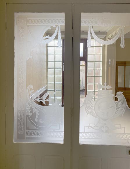 Porte triple en chêne avec beau décor en verre sablé Porte triple en chêne avec beau décor en verre sablé-1