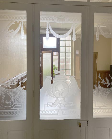 Porte triple en chêne avec beau décor en verre sablé Porte triple en chêne avec beau décor en verre sablé-2