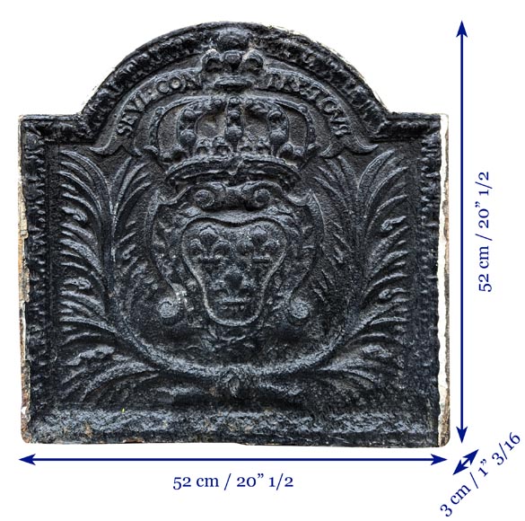 Plaque de cheminée aux armes de France et ornée de la devise « Seul contre tous » Plaque de cheminée aux armes de France et ornée de la devise « Seul contre tous »-6