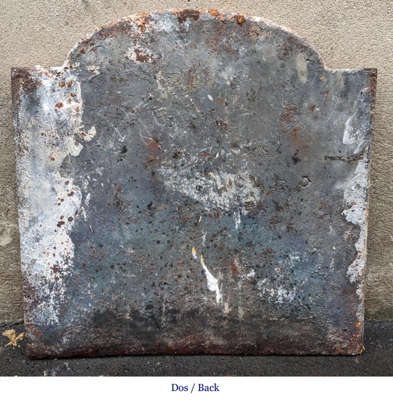 Plaque de cheminée du XVIIIe siècle représentant des personnages contemporains Plaque de cheminée du XVIIIe siècle représentant des personnages contemporains-4