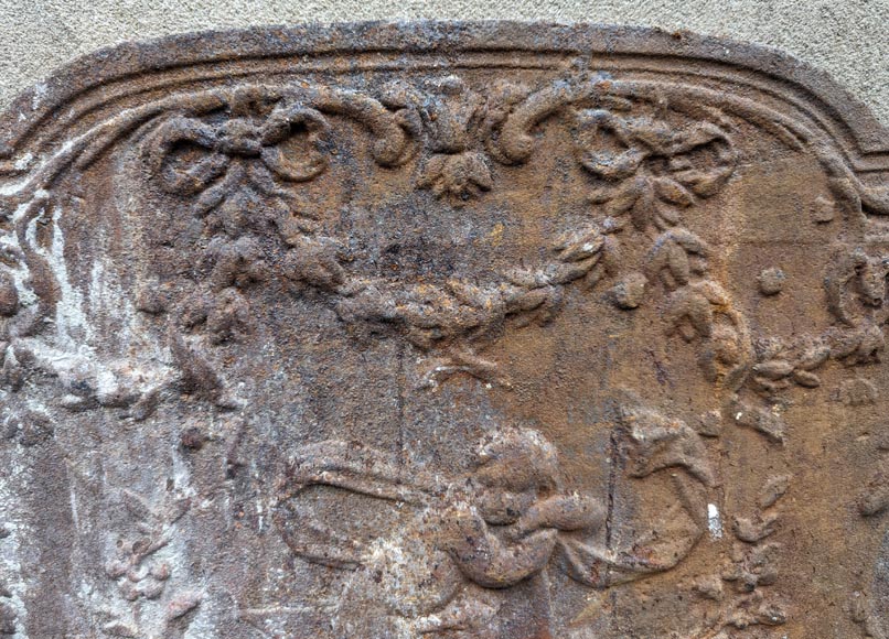 Plaque de cheminée du XIXe siècle de style Louis XV à Plaque de cheminée du XIXe siècle de style Louis XV à