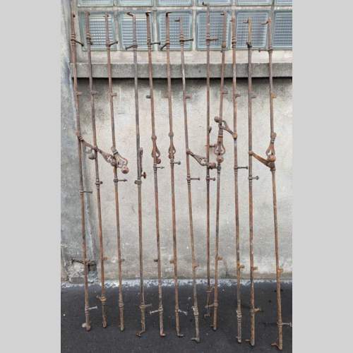 Ensemble de crémones en fonte, style Louis XV,