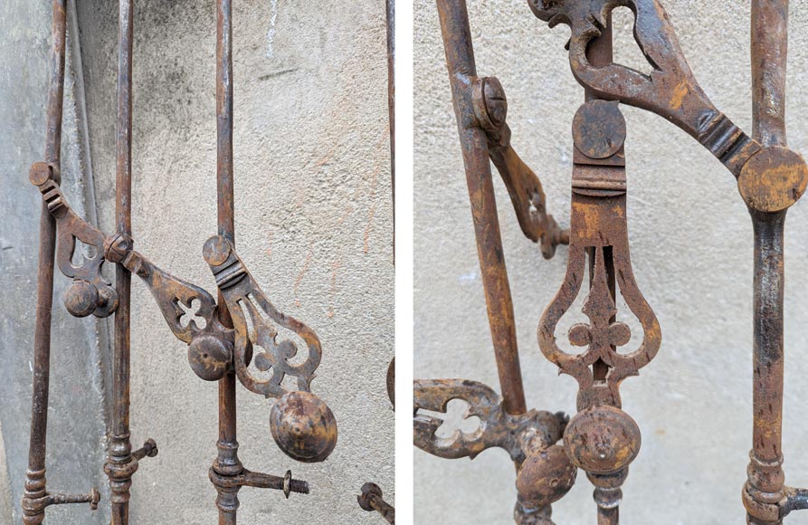 Ensemble de crémones en fonte, style Louis XV,   Ensemble de crémones en fonte, style Louis XV, -1