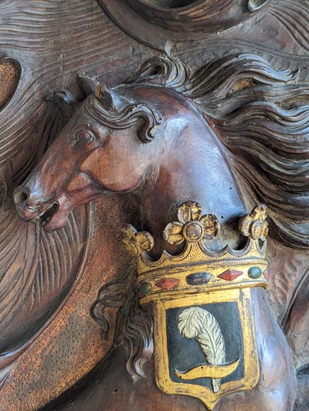 Dessus de cheminée aux armoiries des Vansittart et Crosbie Dessus de cheminée aux armoiries des Vansittart et Crosbie-7