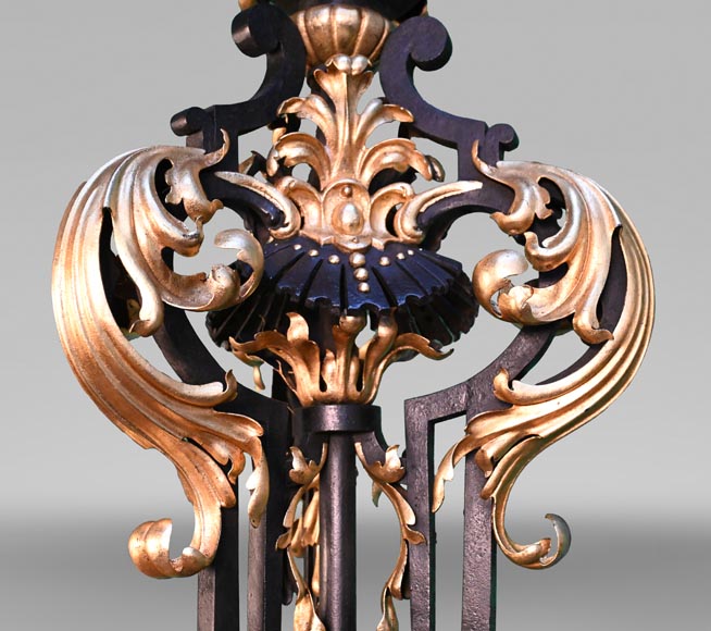 Maison Bernard, ferronnier d’art, paire de lampadaires richement ornés, vers 1889 Maison Bernard, ferronnier d’art, paire de lampadaires richement ornés, vers 1889-3
