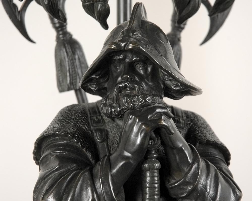 Entourage de GECHTER, candélabres "Aux guerriers" en bronze patiné Entourage de GECHTER, candélabres "Aux guerriers" en bronze patiné-3