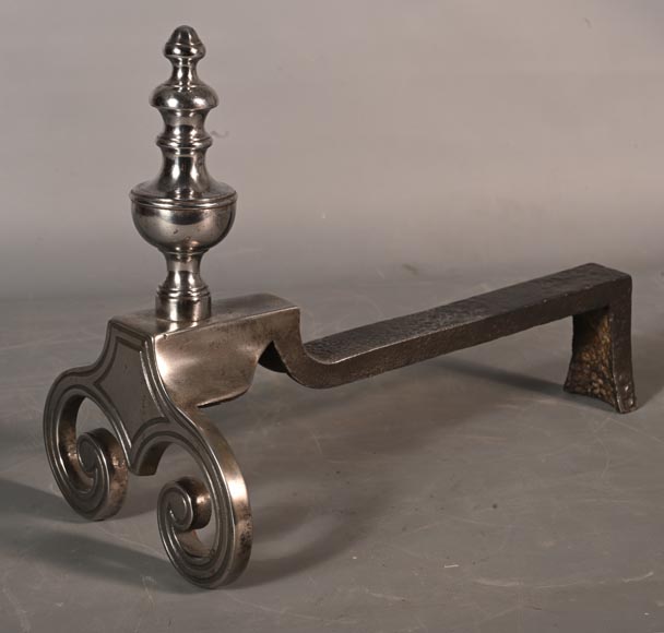 Paire de chenêts en bronze poli, XIXe siècle Paire de chenêts en bronze poli, XIXe siècle-1