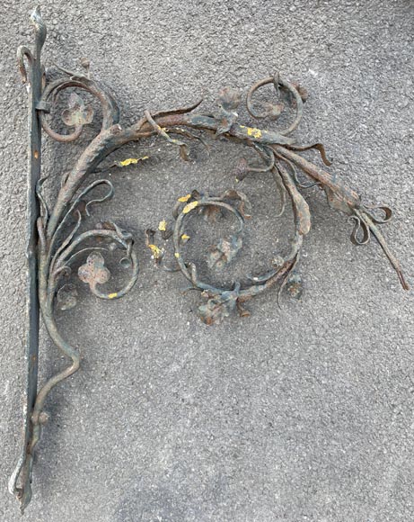 Lanterne en fer forgé ornée de volutes et de feuillages, XIXe siècle Lanterne en fer forgé ornée de volutes et de feuillages, XIXe siècle-5