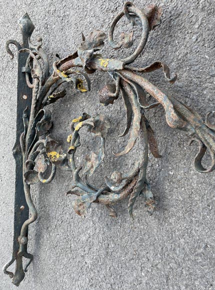 Lanterne en fer forgé ornée de volutes et de feuillages, XIXe siècle Lanterne en fer forgé ornée de volutes et de feuillages, XIXe siècle-7