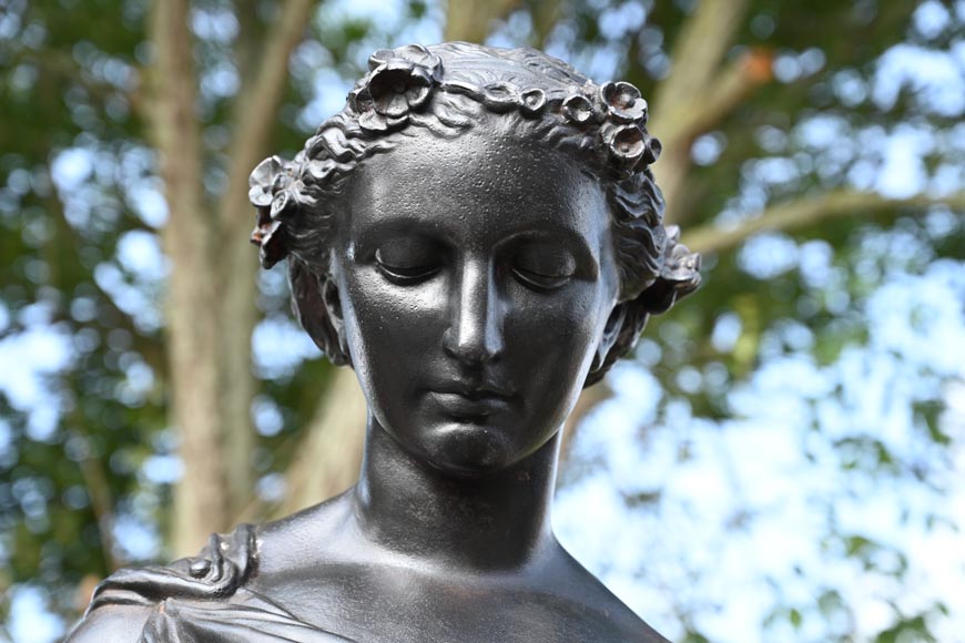 Mathurin MOREAU pour la FONDERIE DU VAL D’OSNE, “Les Quatre Saisons”, série de 4 statues en fonte représentant des allégories du printemps, de l'été, de l’automne et de l’hiver Mathurin MOREAU pour la FONDERIE DU VAL D’OSNE, “Les Quatre Saisons”, série de 4 statues en fonte représentant des allégories du printemps, de l'été, de l’automne et de l’hiver-5