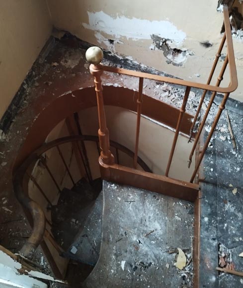 Petit escalier en colimaçon Petit escalier en colimaçon-1