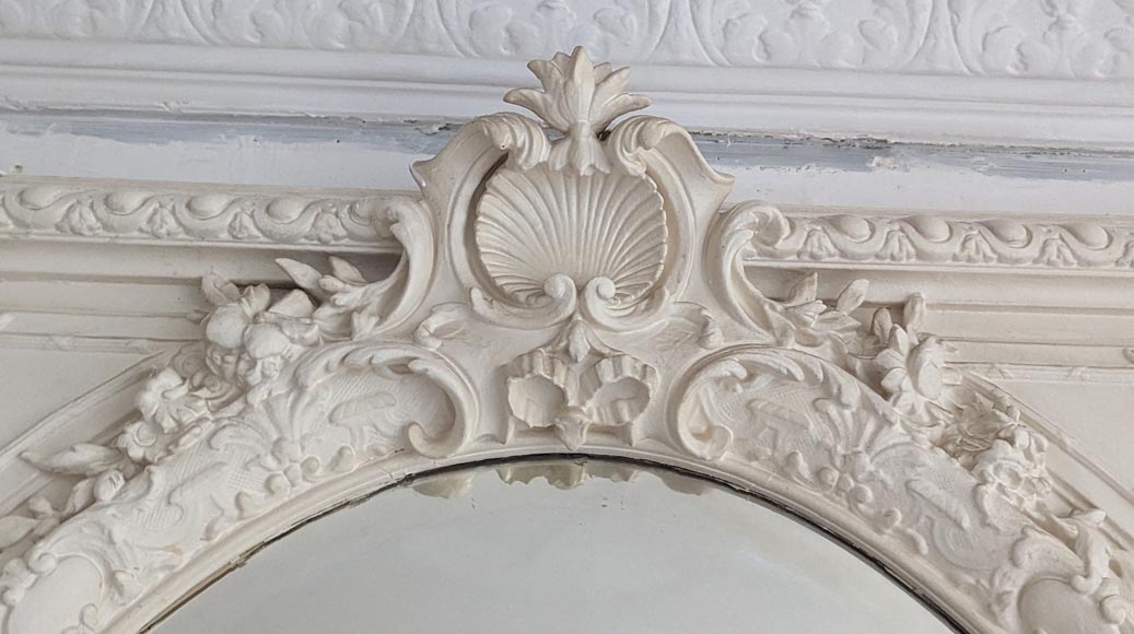 Trumeau de style Napoléon III richement décoré au miroir ovale biseauté Trumeau de style Napoléon III richement décoré au miroir ovale biseauté-1