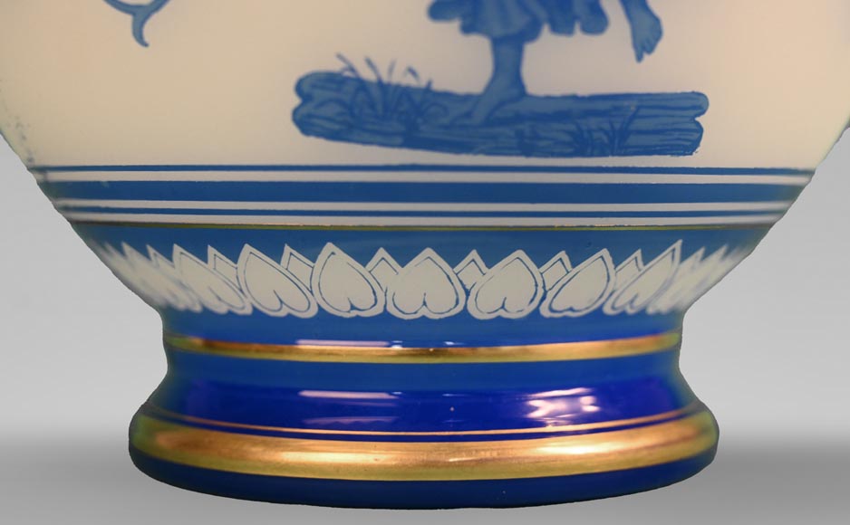 BACCARAT, Vase en cristal au décor néo-grec, vers 1867 BACCARAT, Vase en cristal au décor néo-grec, vers 1867-8