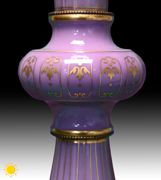 Manufacture de SÈVRES, Paire de vases caméléon du modèle bouteille persane, 1874 Manufacture de SÈVRES, Paire de vases caméléon du modèle bouteille persane, 1874-5
