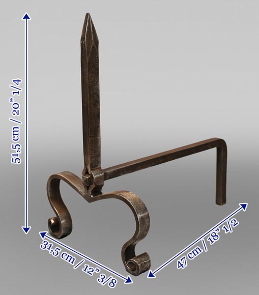 Paire de chenets aux pieds en volutes Paire de chenets aux pieds en volutes-7