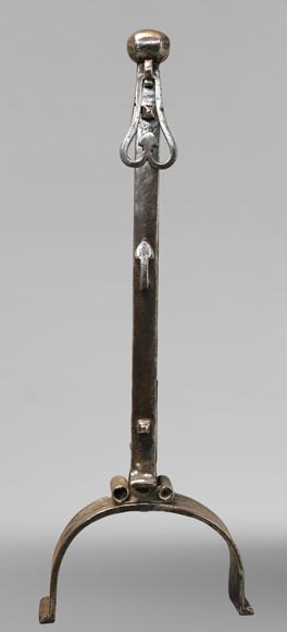 Paire de hauts chenets aux cœurs renversés Paire de hauts chenets aux cœurs renversés-1