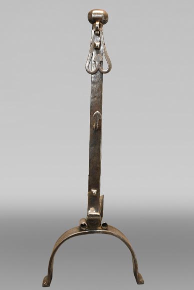 Paire de hauts chenets aux cœurs renversés Paire de hauts chenets aux cœurs renversés-2