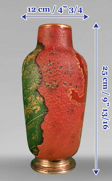 Frères DAUM, vase au lion rampant, vers 1893 Frères DAUM, vase au lion rampant, vers 1893-4