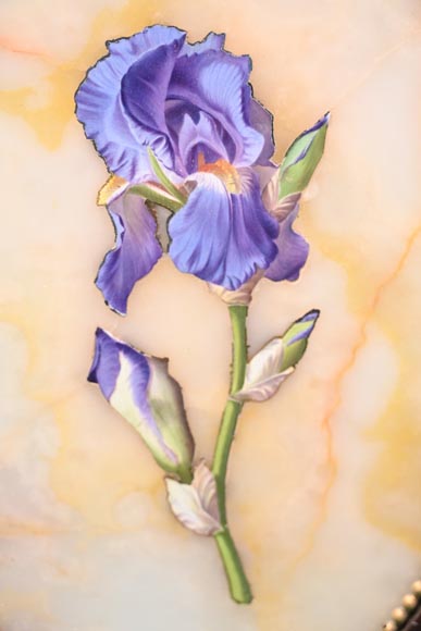 Julien Nicolas RIVART, Deux panneaux en albâtre incrustés d’une tulipe et d’un iris en porcelaine, après 1849 Julien Nicolas RIVART, Deux panneaux en albâtre incrustés d’une tulipe et d’un iris en porcelaine, après 1849-5