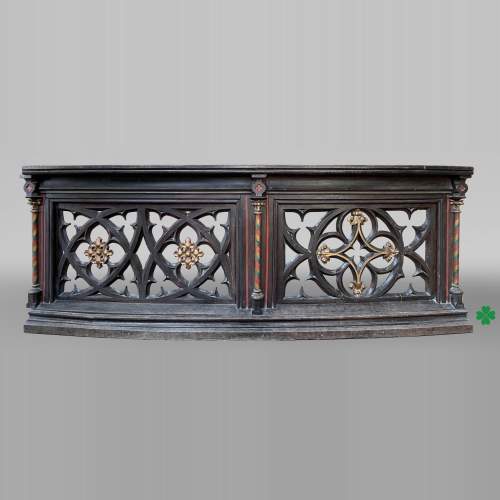 Élément de balustrade néo-gothique en bois doré et polychrome, XIXe siècle