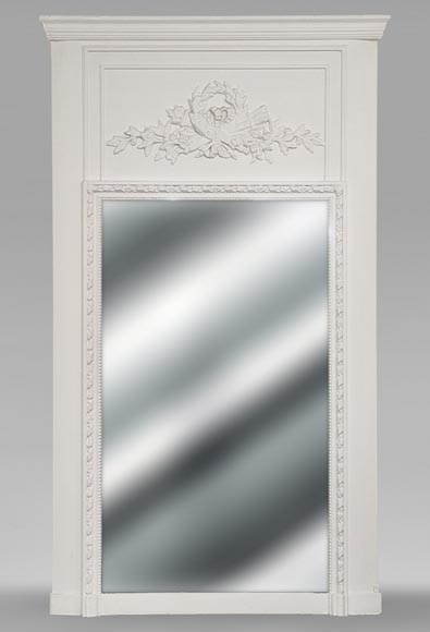 Trumeau de style Louis XVI décoré d'une couronne de laurier Trumeau de style Louis XVI décoré d'une couronne de laurier-0