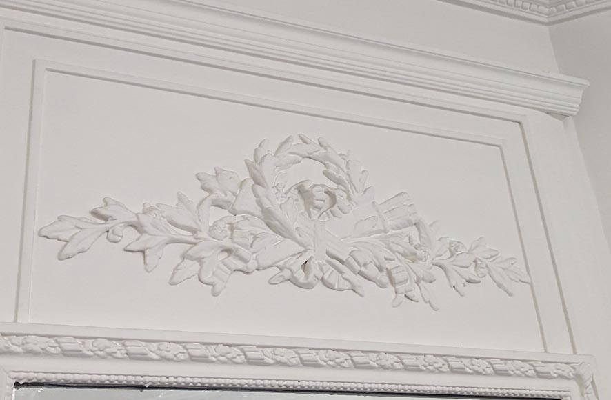 Trumeau de style Louis XVI décoré d'une couronne de laurier Trumeau de style Louis XVI décoré d'une couronne de laurier-2