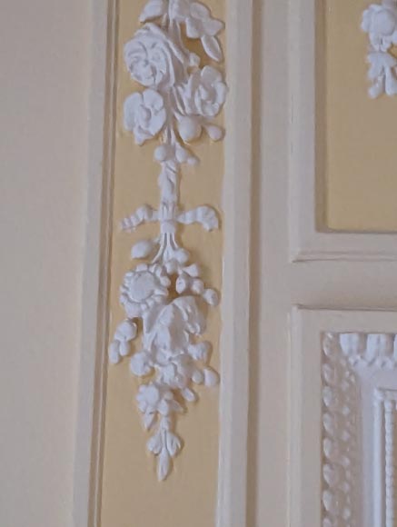 Trumeau de style Louis XVI décoré d'un panier et de guirlandes fleuris Trumeau de style Louis XVI décoré d'un panier et de guirlandes fleuris-4