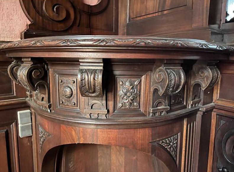 Boiserie de soubassement de style neo Renaissance ornée de lions Boiserie de soubassement de style neo Renaissance ornée de lions-5