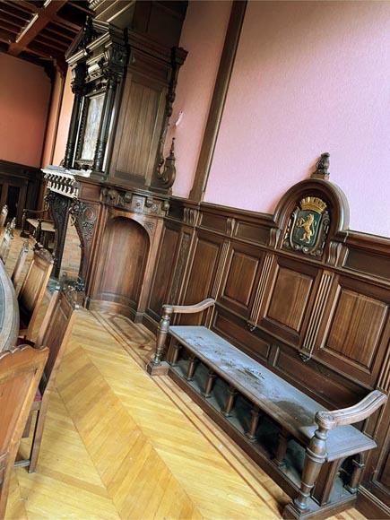 Boiserie de soubassement de style neo Renaissance ornée de lions Boiserie de soubassement de style neo Renaissance ornée de lions-9