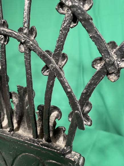 Pare-étincelle en fonte avec coquille, XVIIIe siècle Pare-étincelle en fonte avec coquille, XVIIIe siècle-6