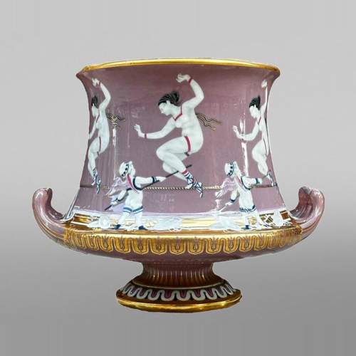 Manufacture de Sèvres, Vase cubiforme à décor de danseurs de corde, 1867-1869