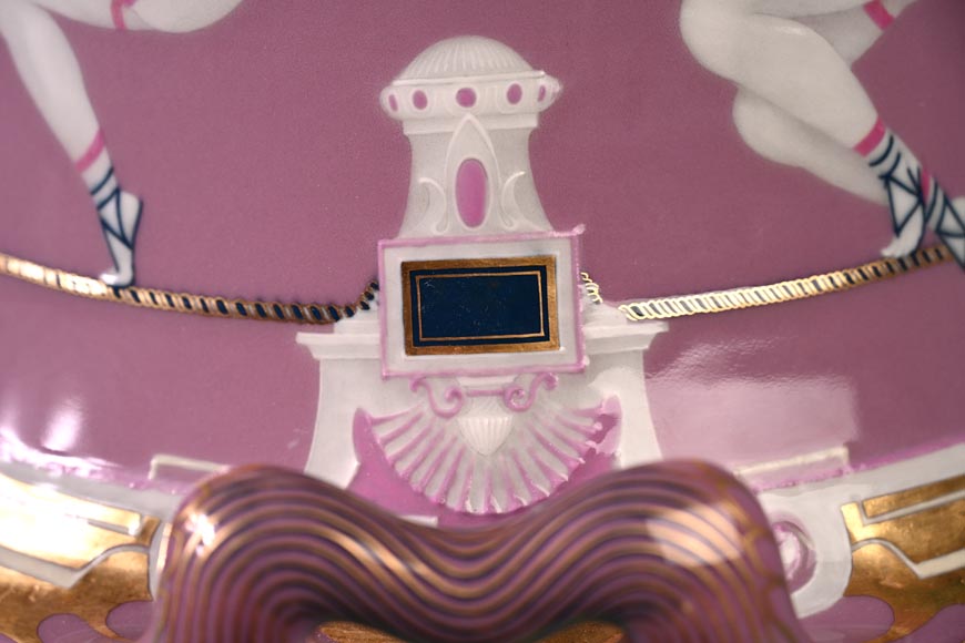 Manufacture de Sèvres, Vase cubiforme à décor de danseurs de corde, 1867-1869 Manufacture de Sèvres, Vase cubiforme à décor de danseurs de corde, 1867-1869-5