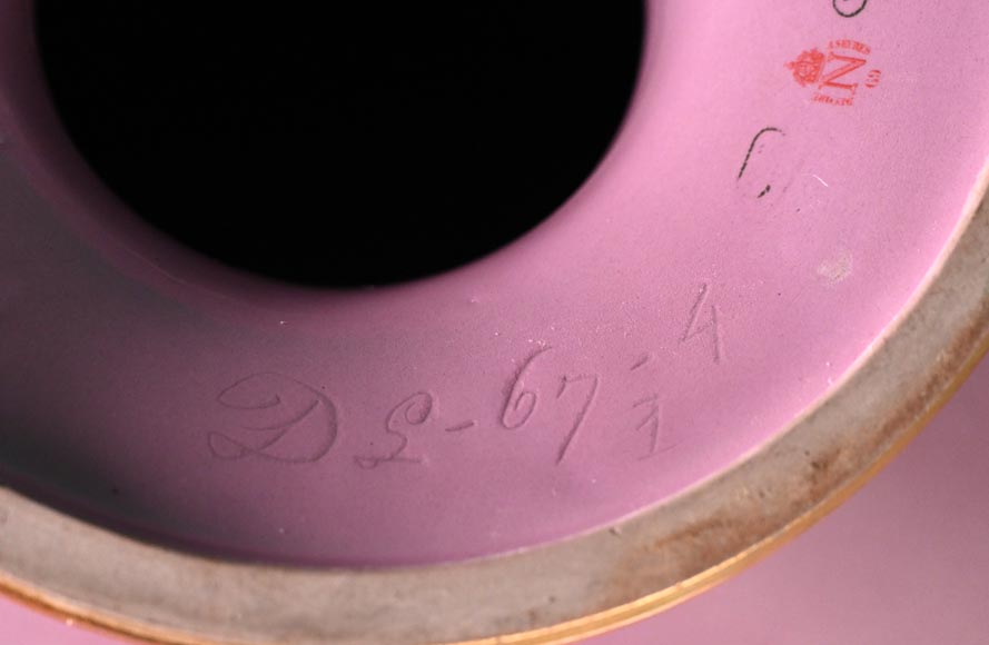 Manufacture de Sèvres, Vase cubiforme à décor de danseurs de corde, 1867-1869 Manufacture de Sèvres, Vase cubiforme à décor de danseurs de corde, 1867-1869-14