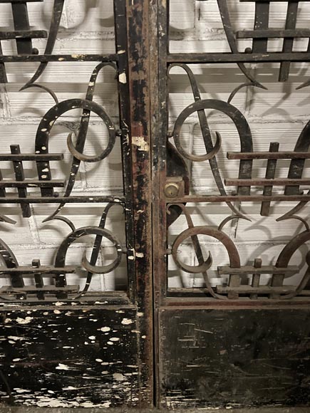 Double porte en fonte à décor géométrique Double porte en fonte à décor géométrique-2