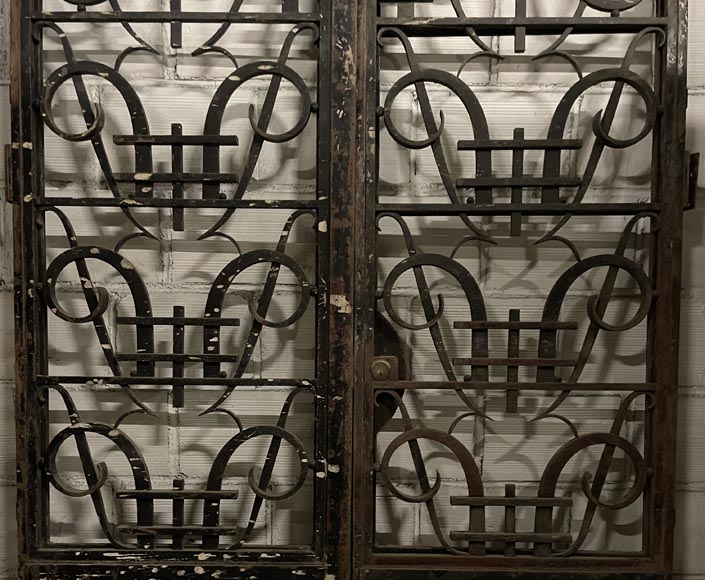 Double porte en fonte à décor géométrique Double porte en fonte à décor géométrique-5