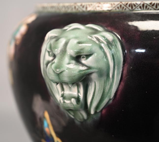 Théodore Deck, Vase aux fleurs et aux papillons, v. 1880 Théodore Deck, Vase aux fleurs et aux papillons, v. 1880-3