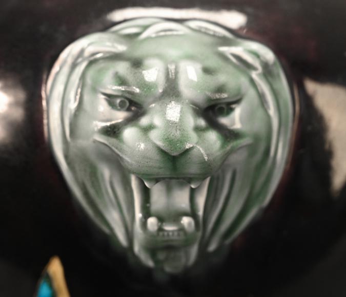 Théodore Deck, Vase aux fleurs et aux papillons, v. 1880 Théodore Deck, Vase aux fleurs et aux papillons, v. 1880-4