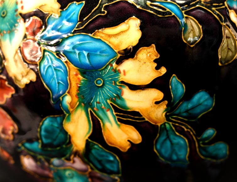 Théodore Deck, Vase aux fleurs et aux papillons, v. 1880 Théodore Deck, Vase aux fleurs et aux papillons, v. 1880-8