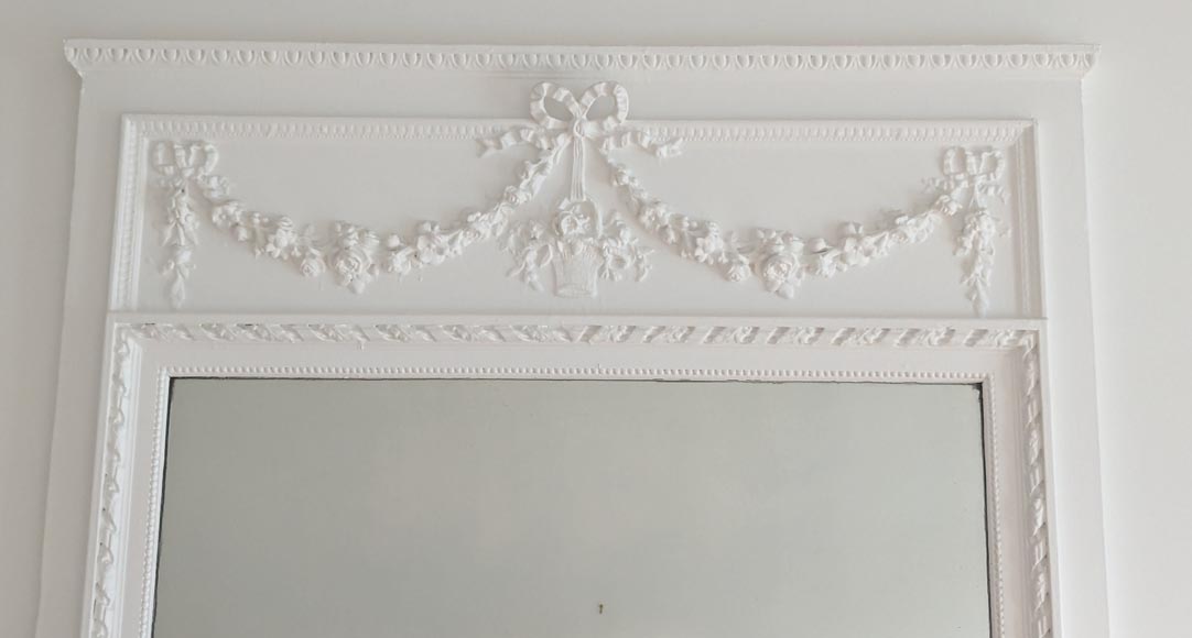 Trumeau de style Louis XVI au panier fleuri et guirlande de fleurs Trumeau de style Louis XVI au panier fleuri et guirlande de fleurs-1