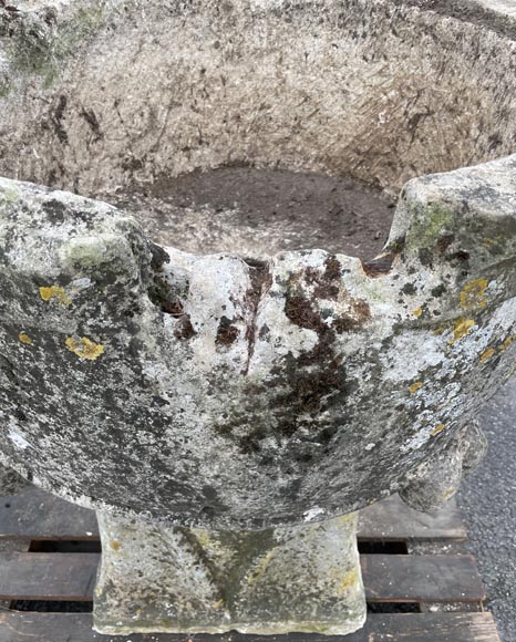 Imposant bénitier ancien en pierre Imposant bénitier ancien en pierre-7