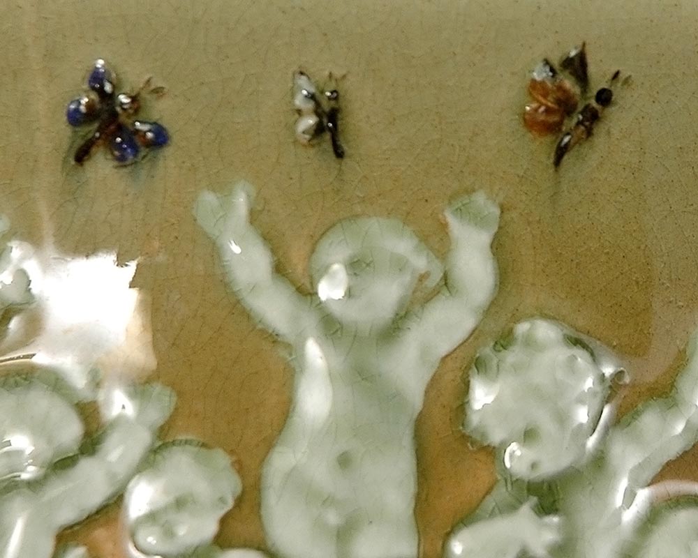 Louis-Robert CARRIER-BELLEUSE (1848 - 1913) et FAÏENCERIE DE CHOISY LE ROI (1863 - 1938) : "Enfants et Papillons" Louis-Robert CARRIER-BELLEUSE (1848 - 1913) et FAÏENCERIE DE CHOISY LE ROI (1863 - 1938) : "Enfants et Papillons"-2