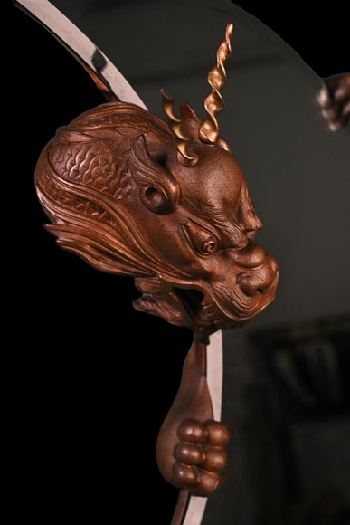 Maison MARNYHAC (attrib.), Miroir japonisant en croissant de lune décoré d’un dragon en bronze à patine brune Maison MARNYHAC (attrib.), Miroir japonisant en croissant de lune décoré d’un dragon en bronze à patine brune-4